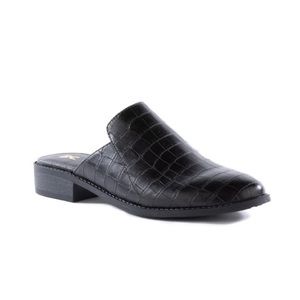 BC Footwear Black Mules